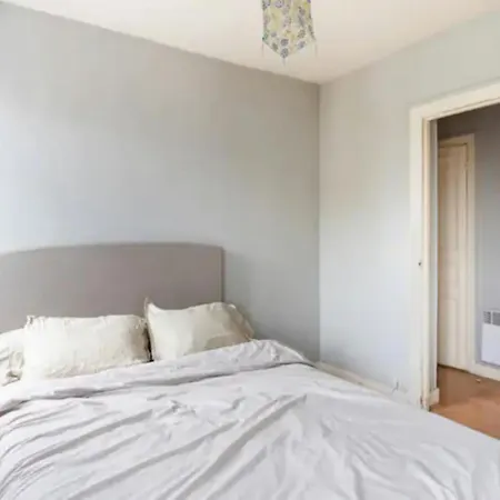 Radiant 1bd Quinze-vingts Apartment Paris